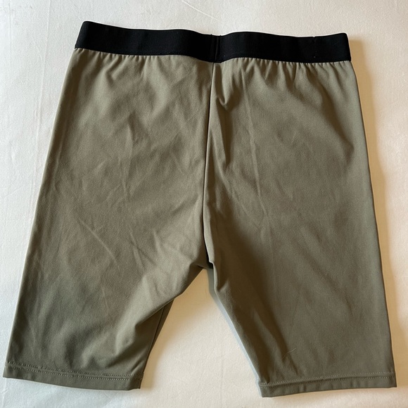 Fear Of God Essentials | Logo-Detailed Stretch-Jersey Shorts | Size: M - Picture 3 of 6